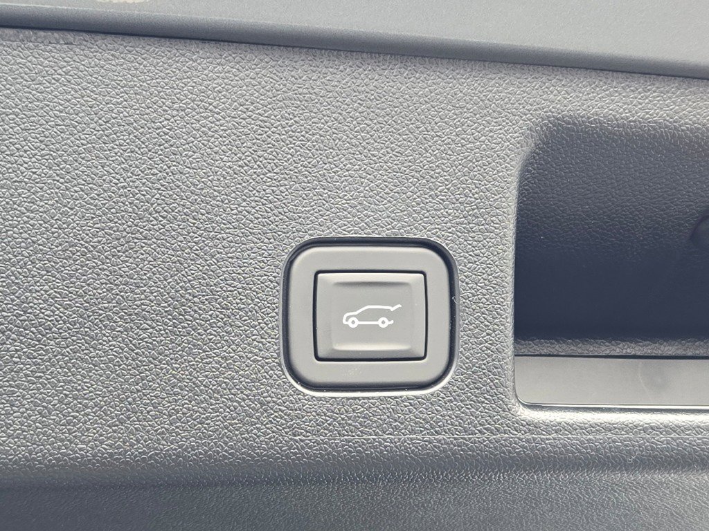 New 2026 Chevrolet Equinox EV RS image 13