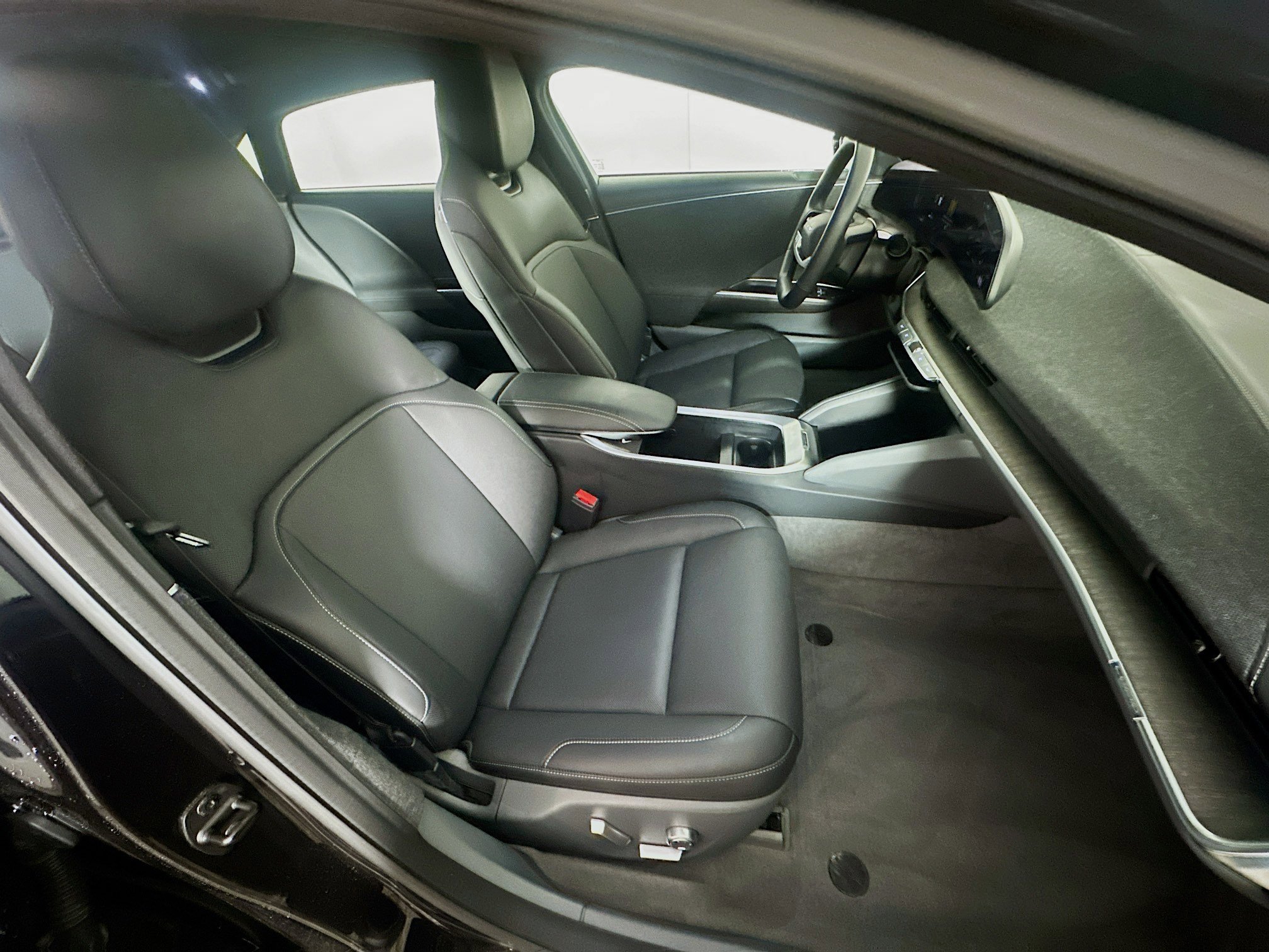 Used 2023 Lucid Air Pure AWD/4WD image 32