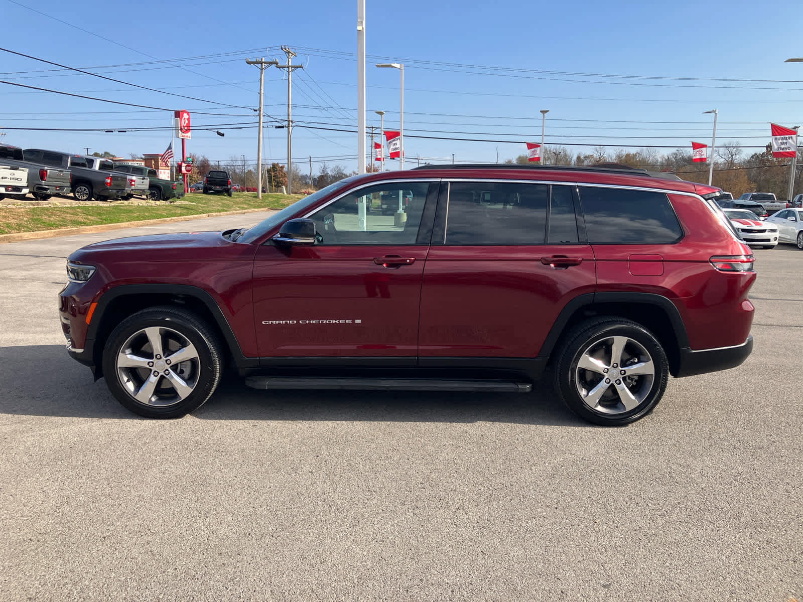 Used 2025 Jeep Grand Cherokee L Limited w/ Luxury Tech Group II image 4