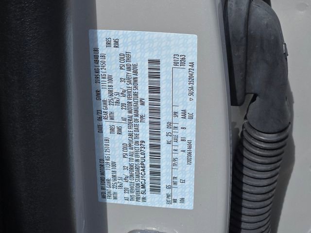 Used 2023 Lincoln Corsair FWD w/ Towing Package image 18