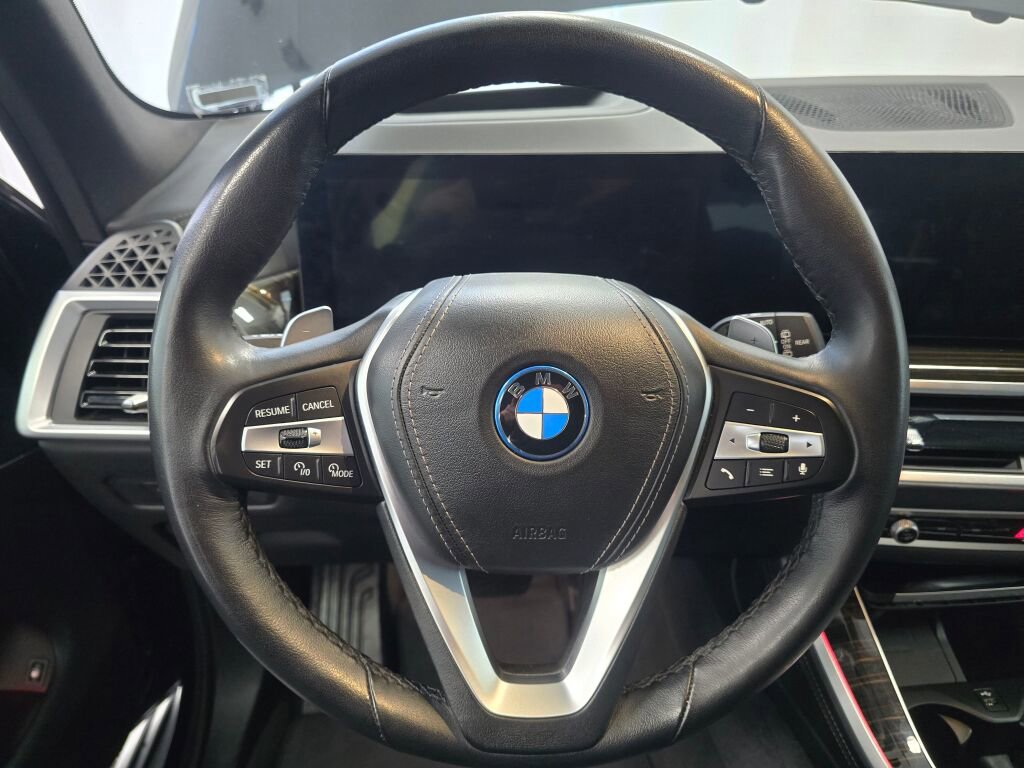 Used 2025 BMW X5 xDrive50e image 13