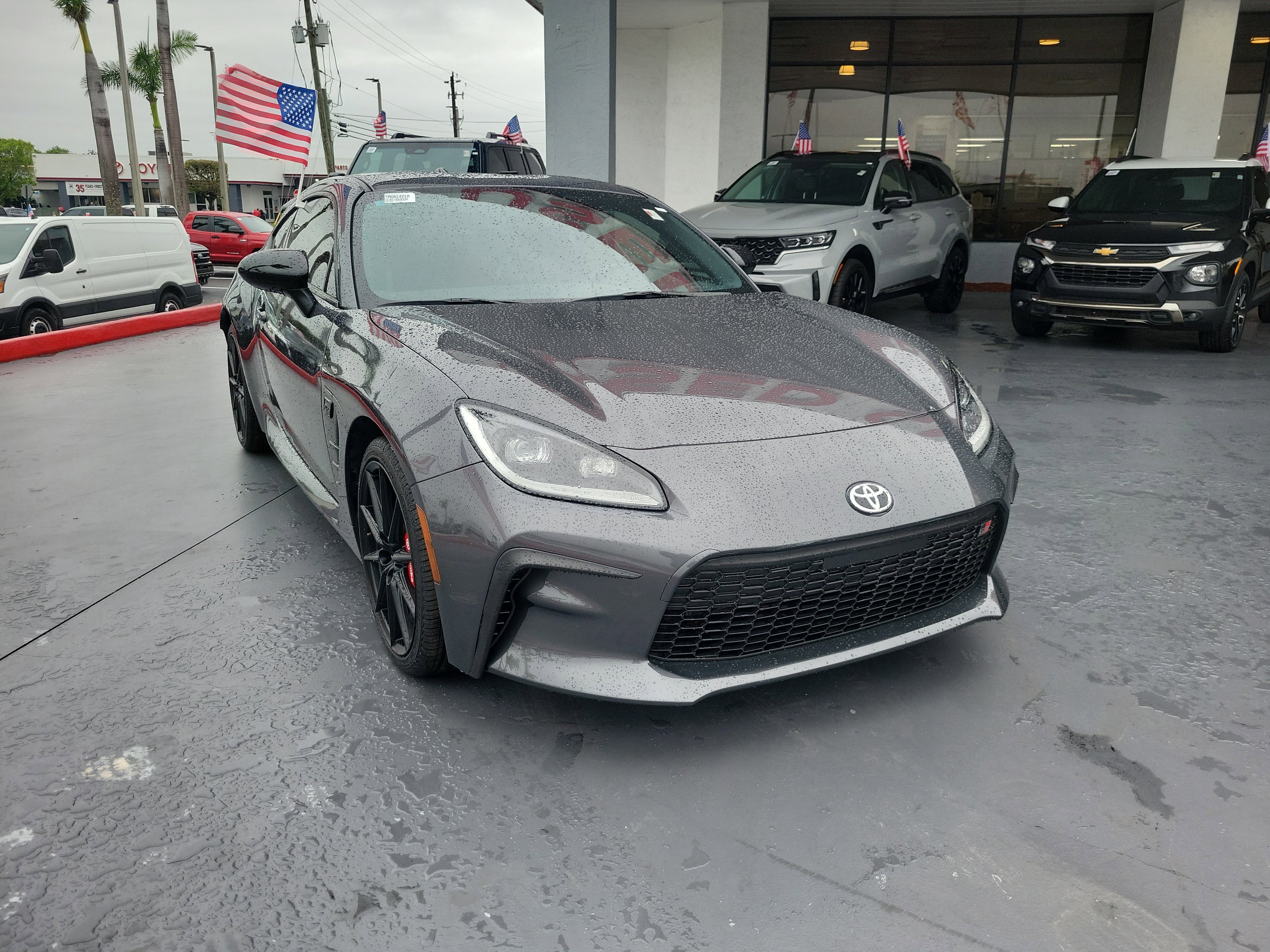 Used 2025 Toyota GR86 Premium w/ Performance Package image 2