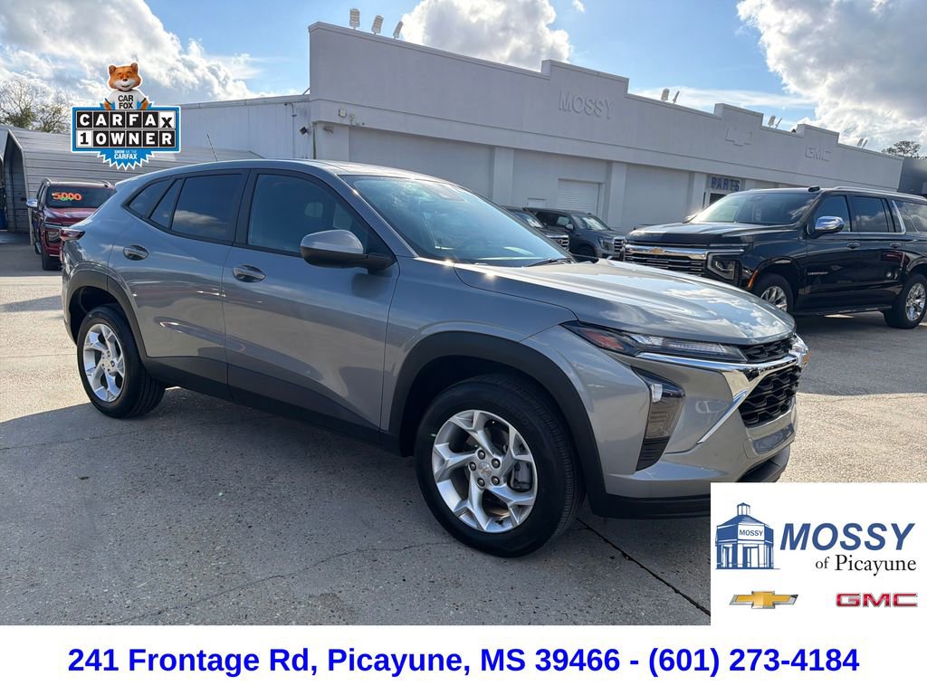 Used 2024 Chevrolet Trax LS w/ LS Convenience Package image 8