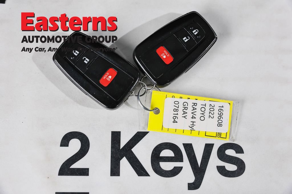 Used 2022 Toyota RAV4 XLE AWD/4WD image 25