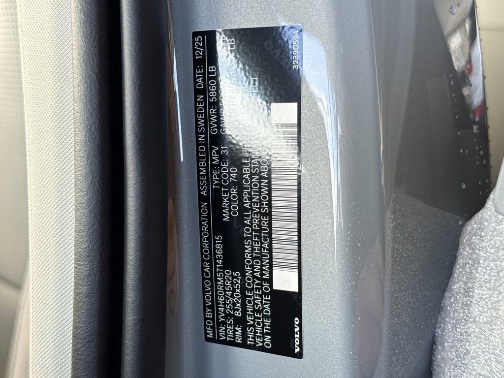 New 2026 Volvo XC60 T8 Ultra w/ Climate Package image 28