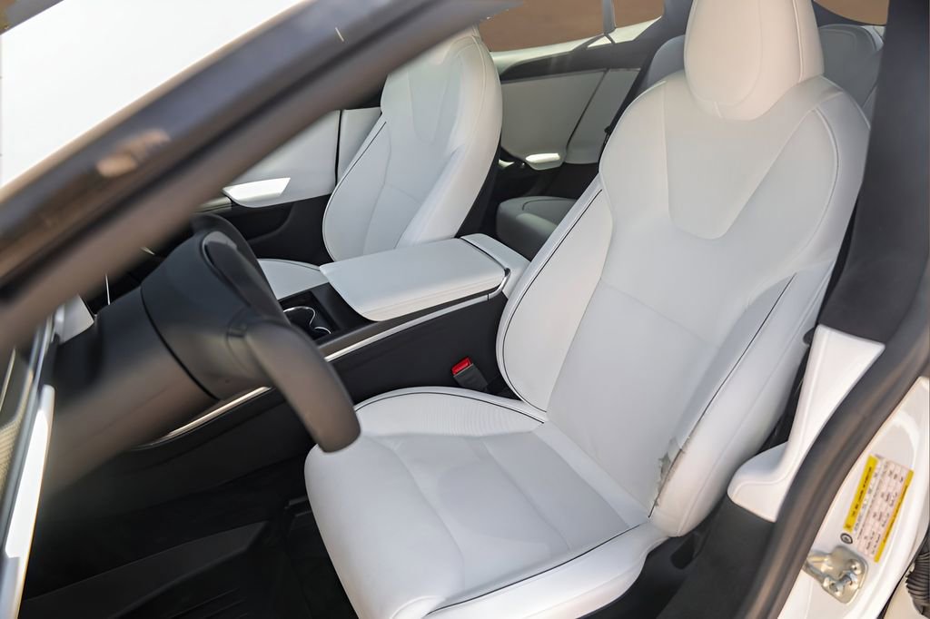 Used 2022 Tesla Model S Plaid image 4