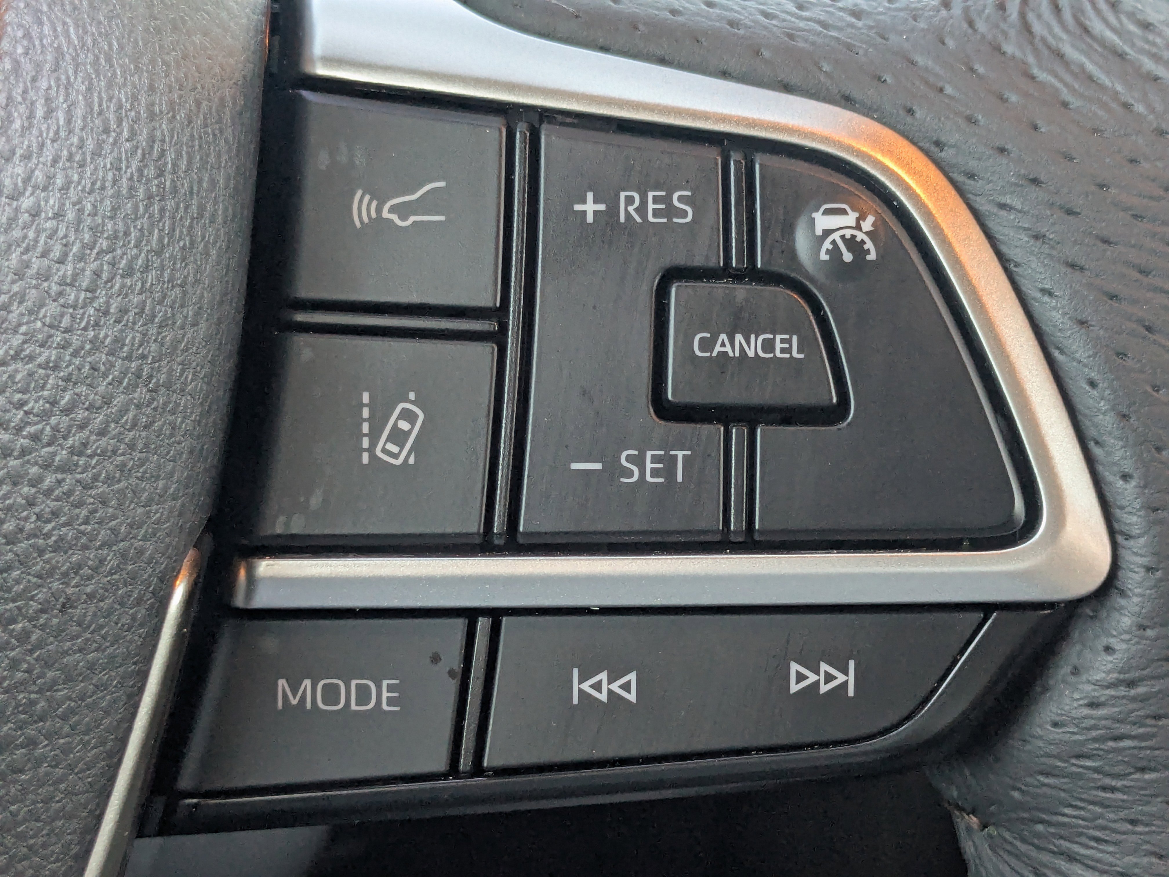 Used 2025 Toyota Sienna Platinum image 39