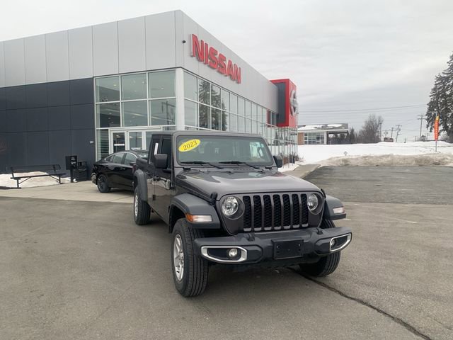 Used 2023 Jeep Gladiator Sport image 1
