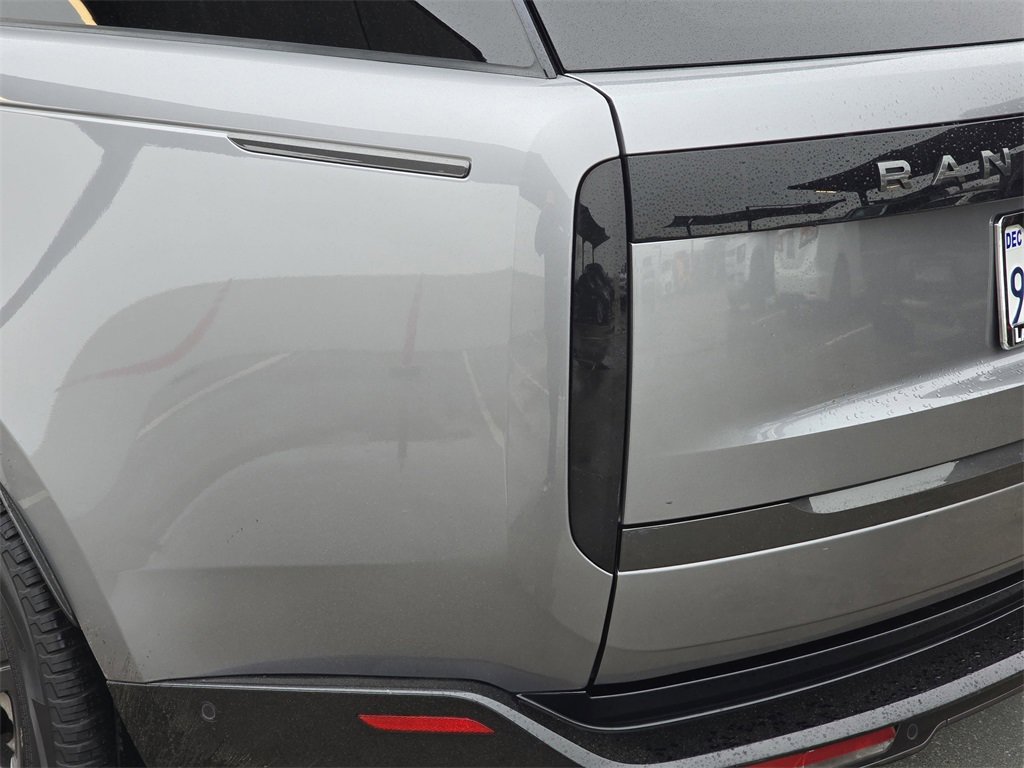 Certified 2023 Land Rover Range Rover SE image 37