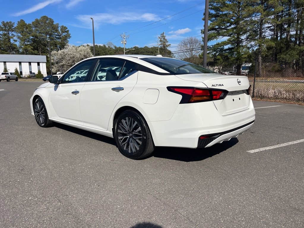 Used 2025 Nissan Altima 2.5 SV image 7