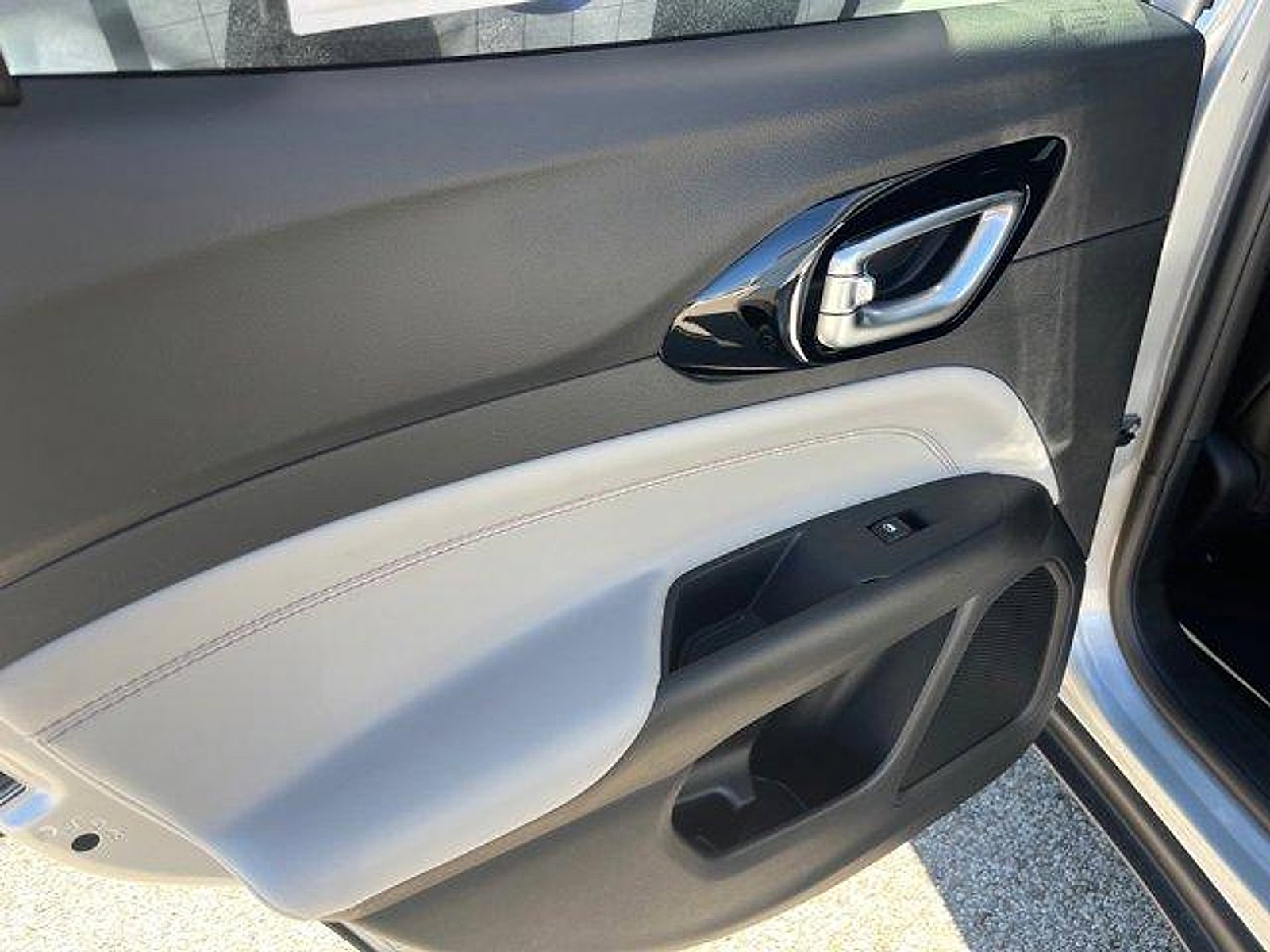 New 2026 Jeep Compass Limited image 14