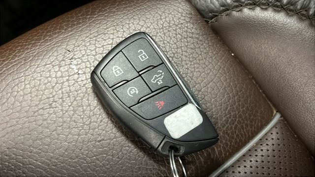 Used 2024 GMC Sierra 3500 Denali w/ Denali Reserve Package image 35