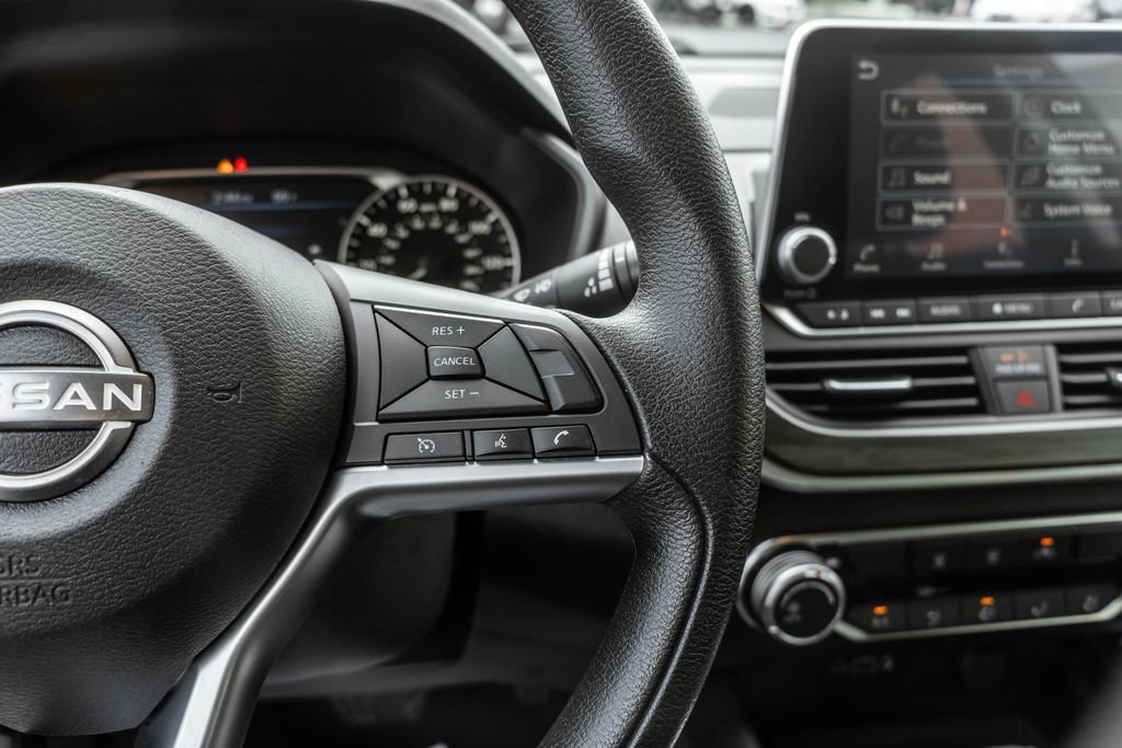 Used 2024 Nissan Altima 2.5 SV image 19