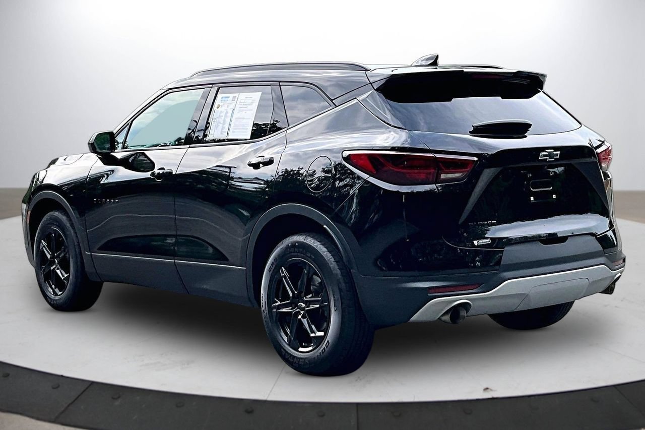 Used 2023 Chevrolet Blazer LT w/ Midnight/Sport Edition FWD image 7