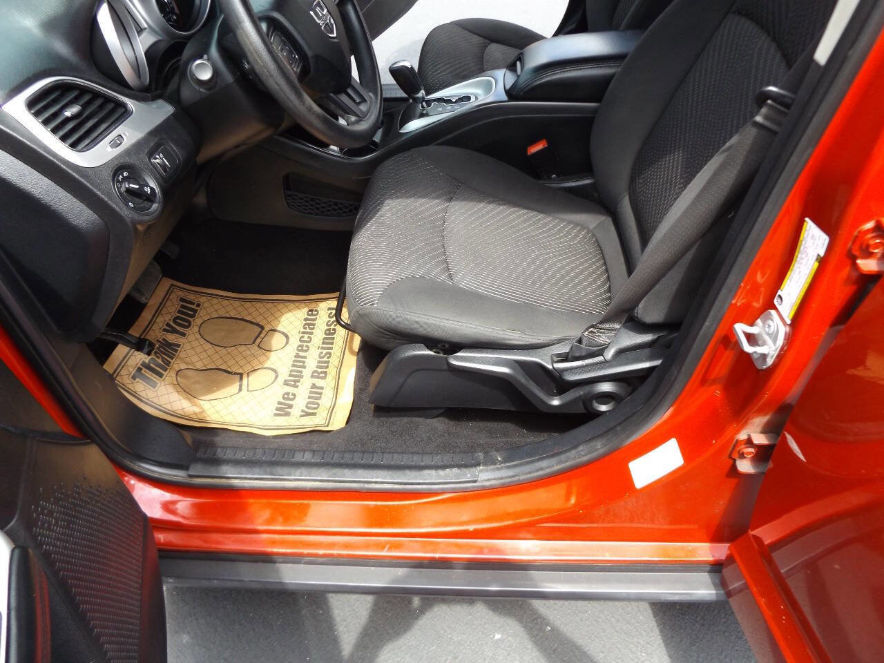 Used 2014 Dodge Journey SXT w/ Flexible Seating Group image 13