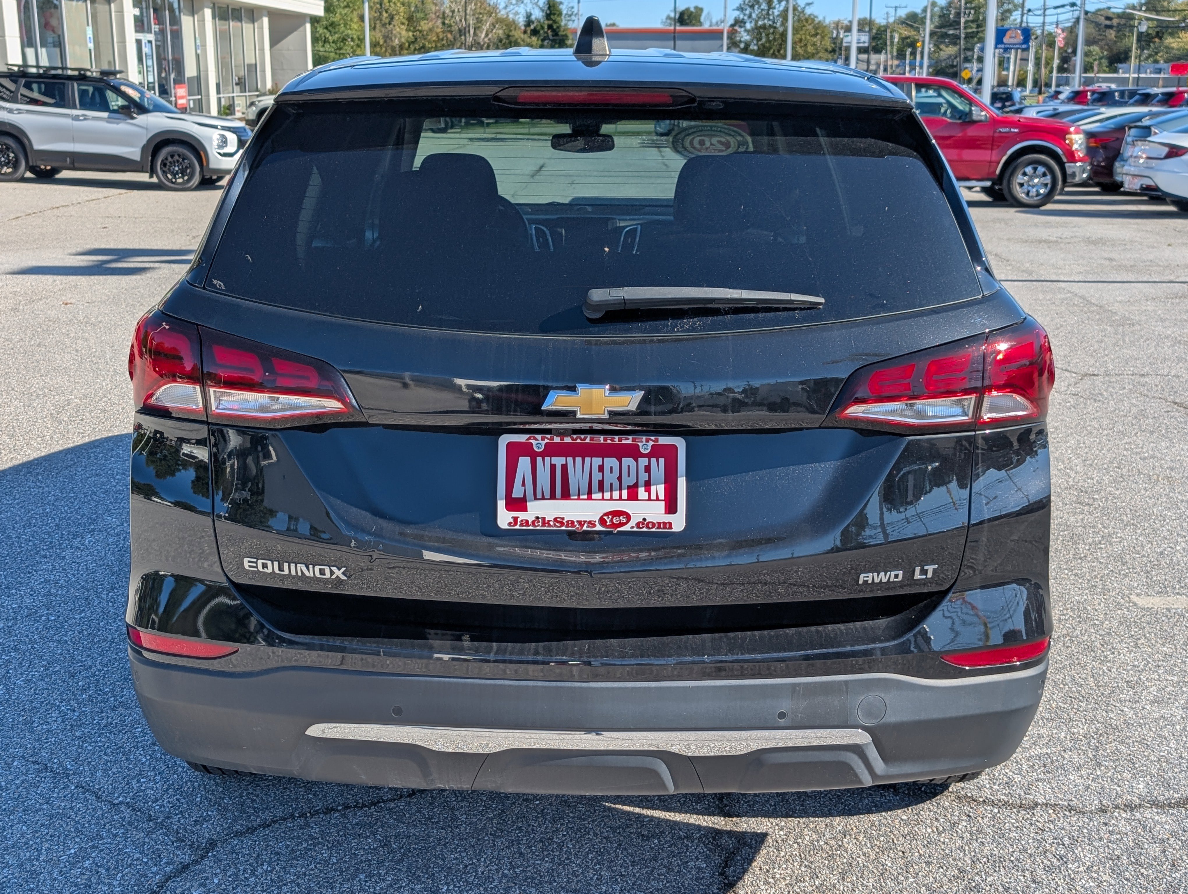 Used 2022 Chevrolet Equinox LT w/ Driver Convenience Package image 4