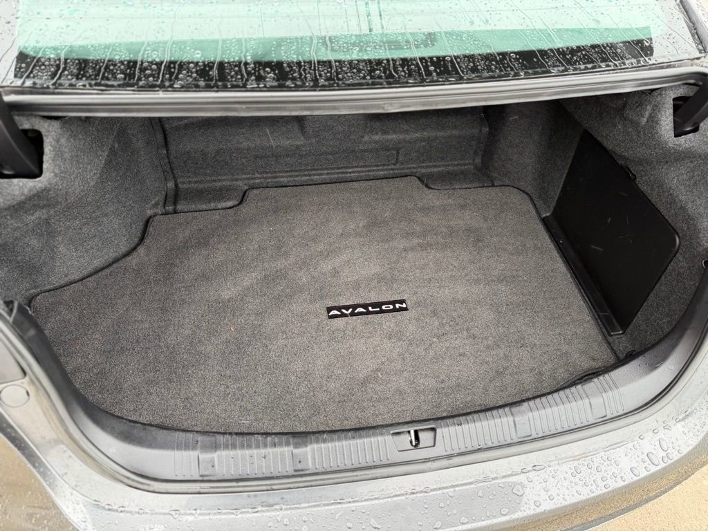 Used 2015 Toyota Avalon Limited w/ Technology Package image 11