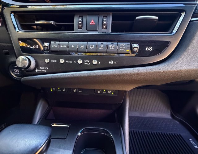 Certified 2024 Lexus ES 350 w/ Premium Package FWD image 30