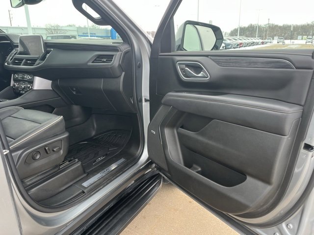 Used 2023 GMC Yukon XL SLT image 49