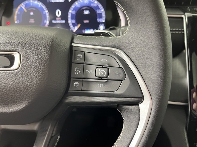 Used 2025 Jeep Grand Cherokee L Laredo image 22