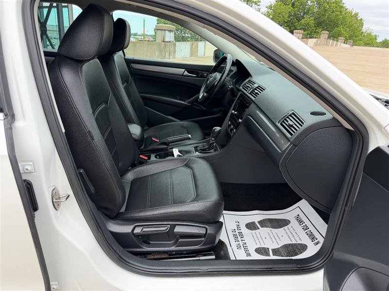 Used 2015 Volkswagen Passat 1.8T Limited Edition FWD image 31