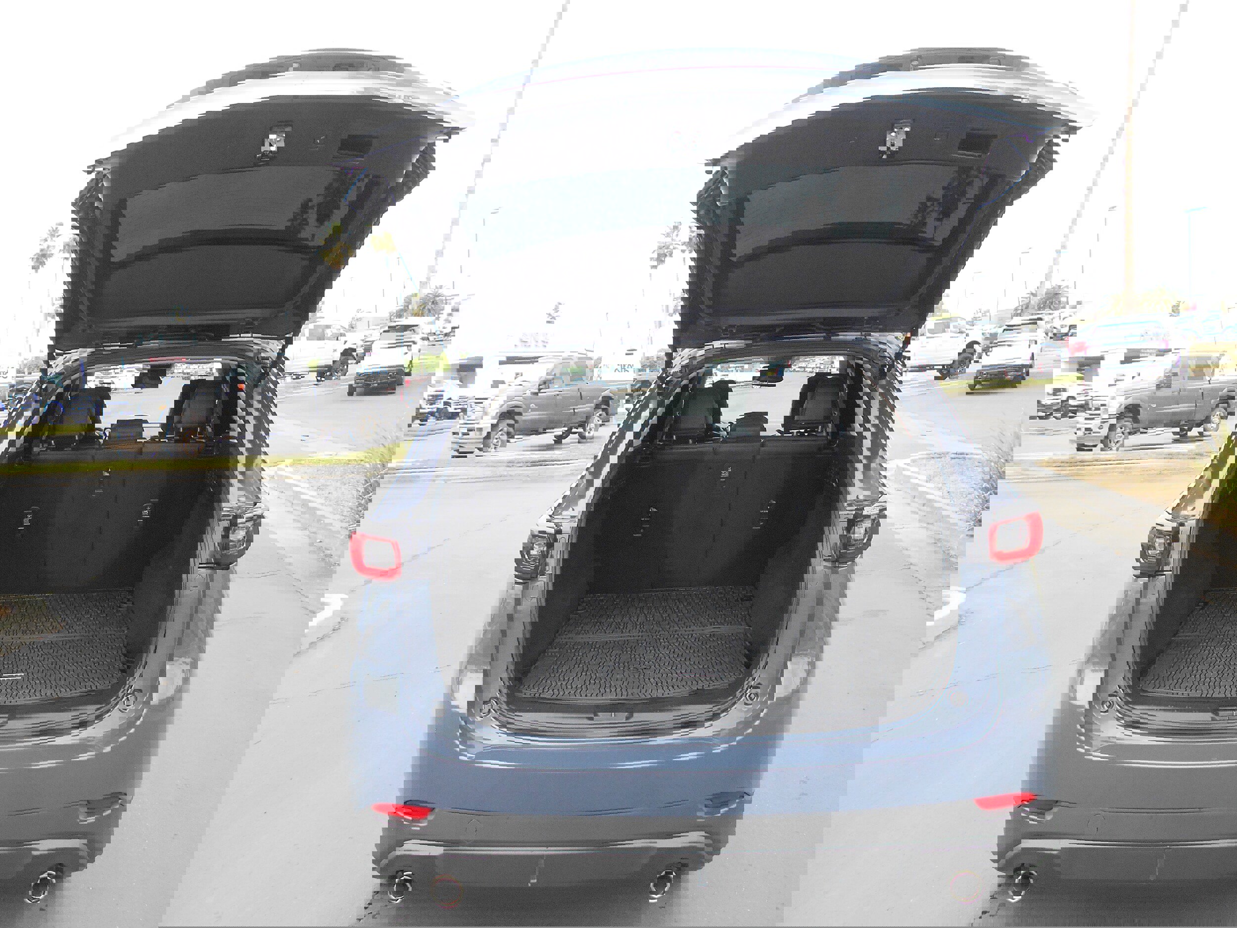 Used 2024 MAZDA CX-5 Carbon Edition image 5