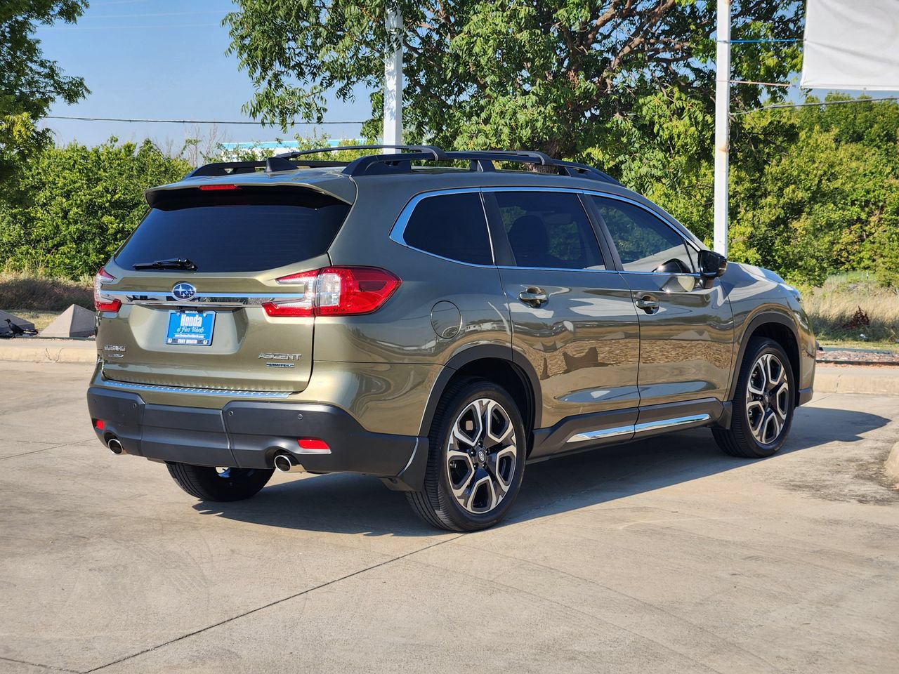 Used 2025 Subaru Ascent Limited AWD/4WD image 5