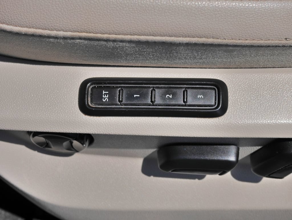 Used 2020 Volkswagen Atlas SEL AWD/4WD image 24