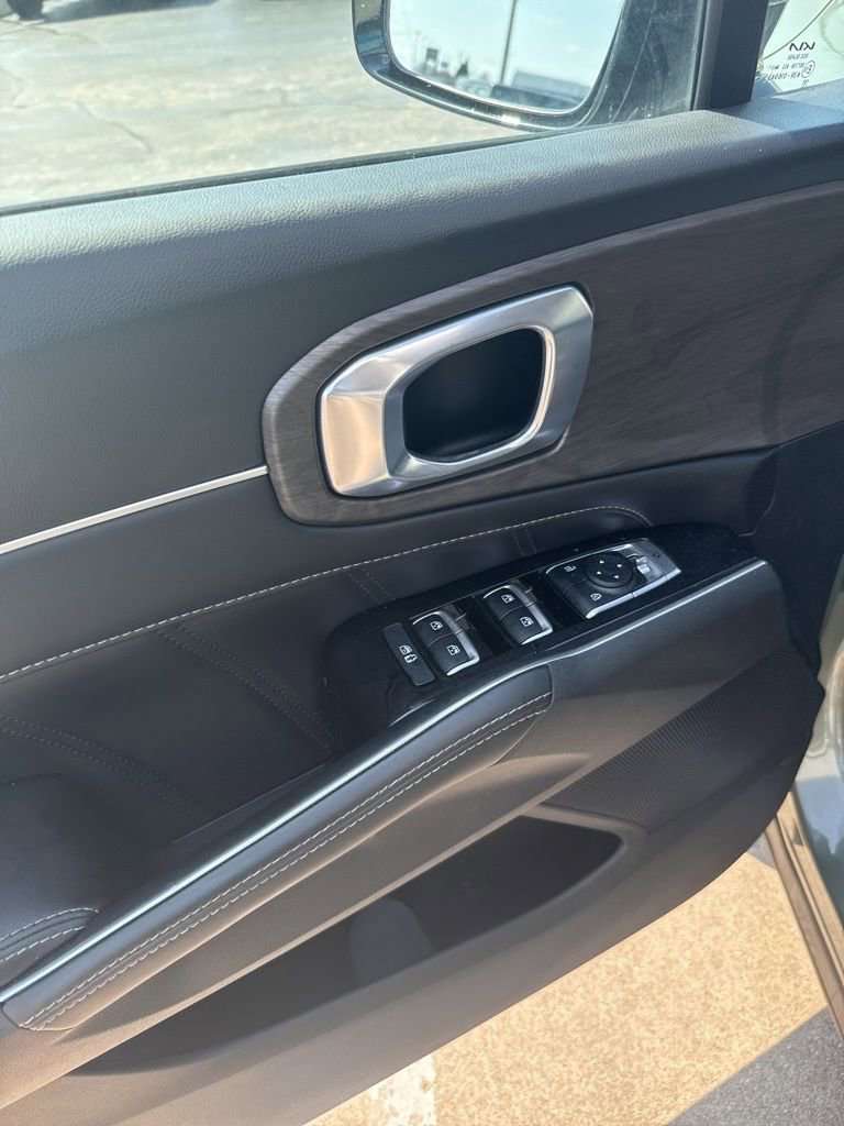 Used 2024 Kia Sorento SX image 7