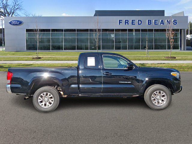 Used 2016 Toyota Tacoma SR5 w/ SR5 Appearance Package (DM) AWD/4WD image 7