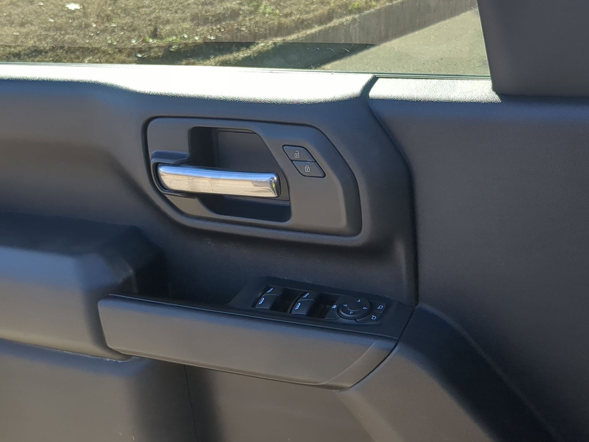 Used 2022 Chevrolet Silverado 2500 Custom w/ Custom Convenience Package image 12