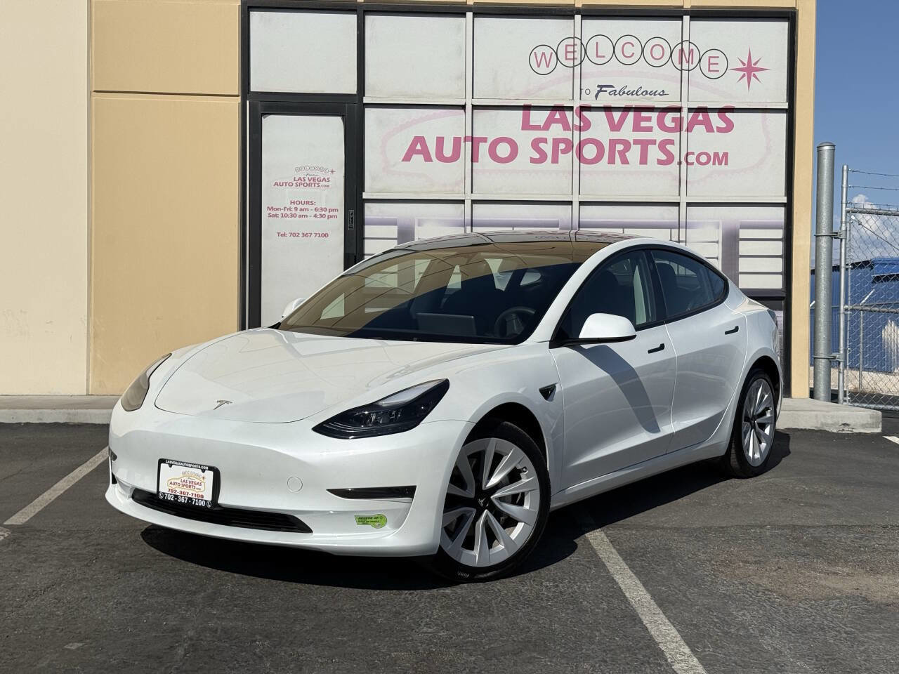 Used 2023 Tesla Model 3 Standard Range image 4