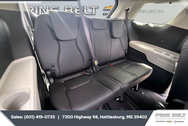 Used 2024 Kia Carnival EX image 21