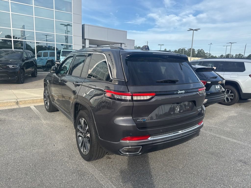 Used 2023 Jeep Grand Cherokee Overland w/ Luxury Tech Group IV AWD/4WD image 9