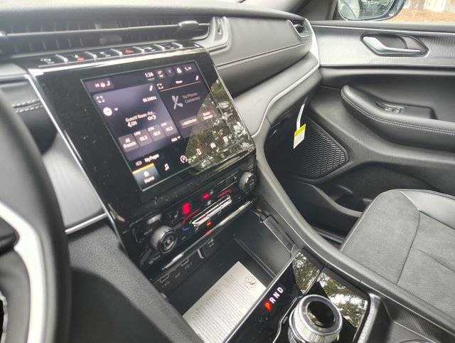 New 2025 Jeep Grand Cherokee L Laredo AWD/4WD image 25