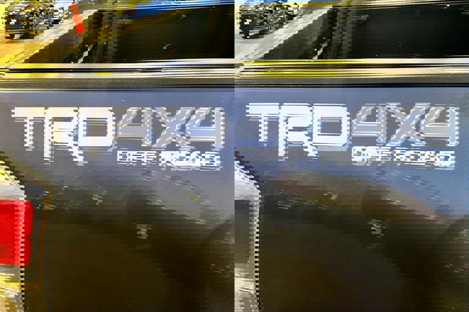 Used 2022 Toyota Tacoma TRD Off-Road image 8