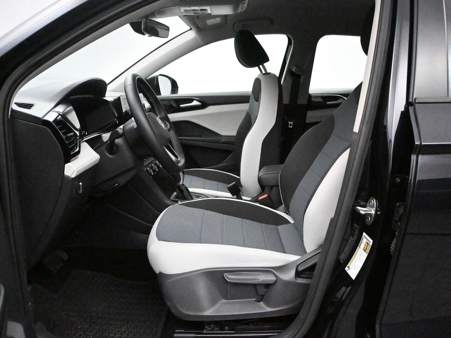 Certified 2025 Volkswagen Taos S w/ Taos Adventure Package (SXB) AWD/4WD image 7