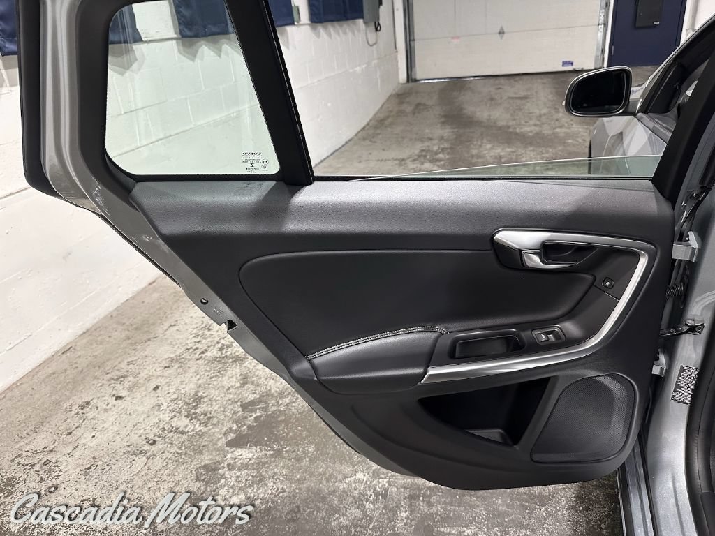 Used 2018 Volvo V60 T5 Dynamic w/ Vision Package AWD/4WD image 22