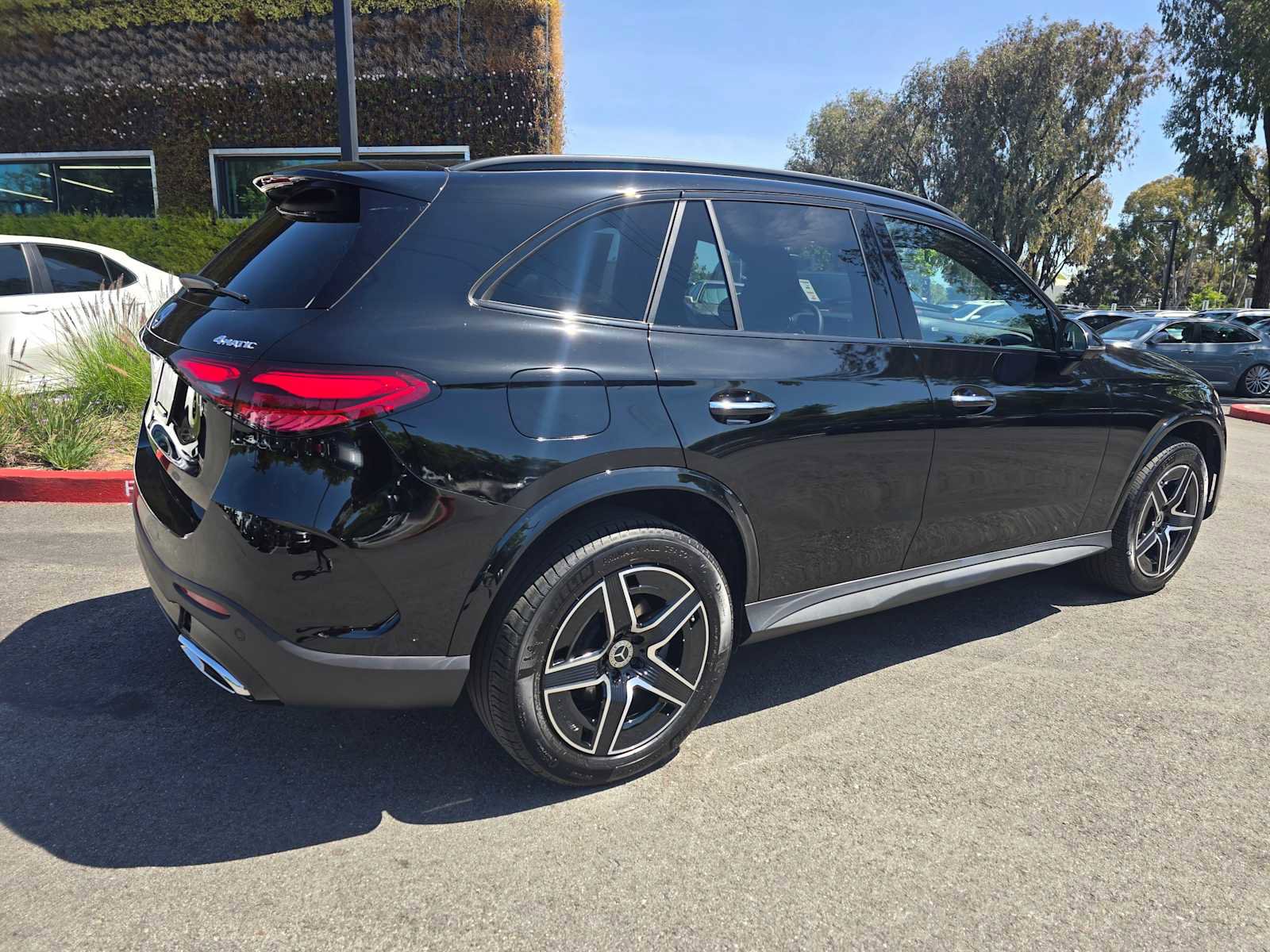 Used 2026 Mercedes-Benz GLC 300 4MATIC image 4
