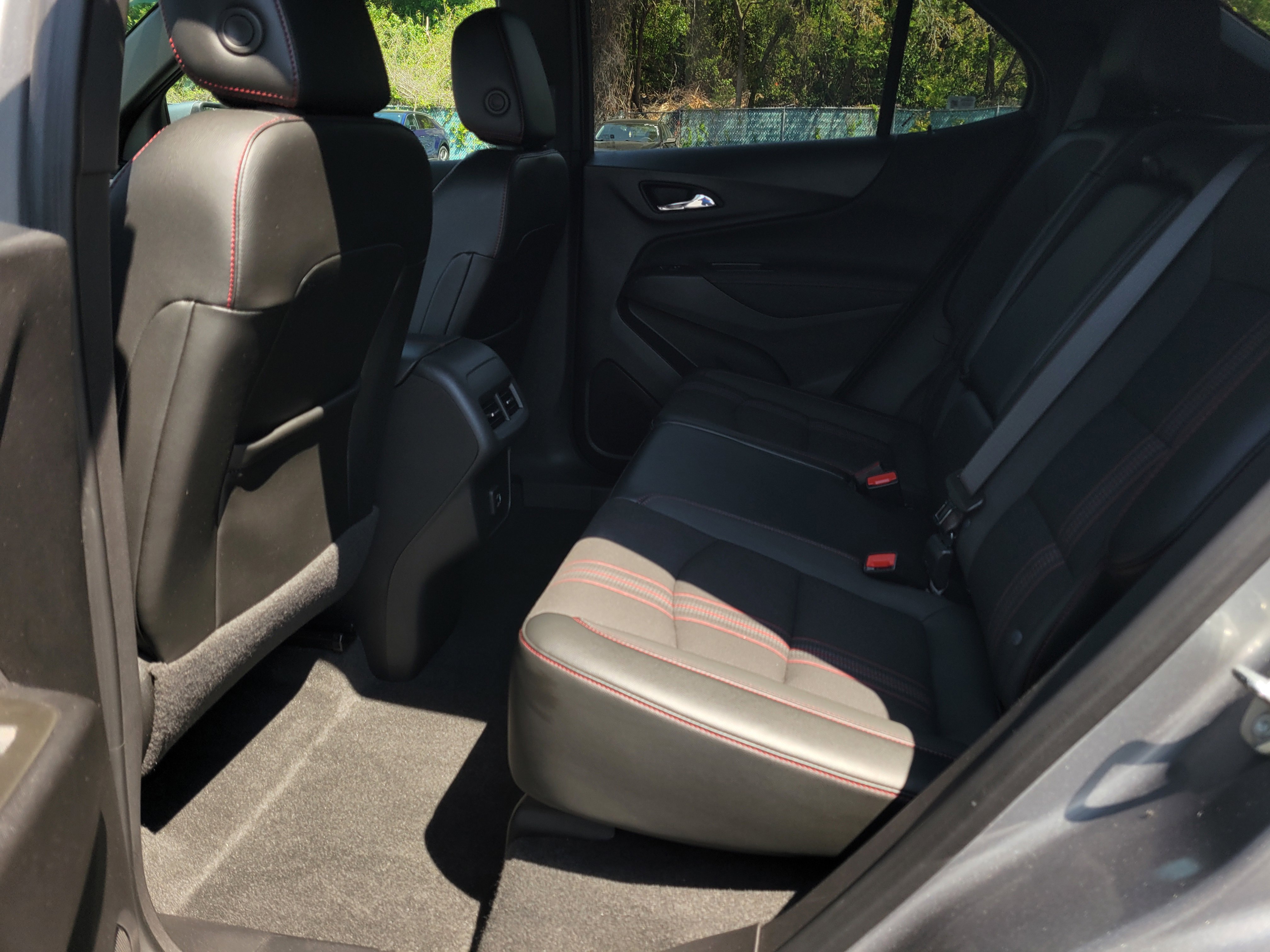 Certified 2023 Chevrolet Equinox RS w/ LPO, Cargo Package image 32