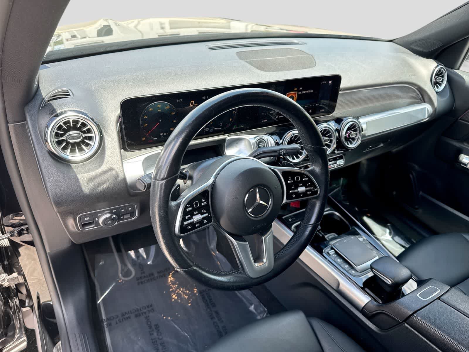 Used 2022 Mercedes-Benz GLB 250 image 2
