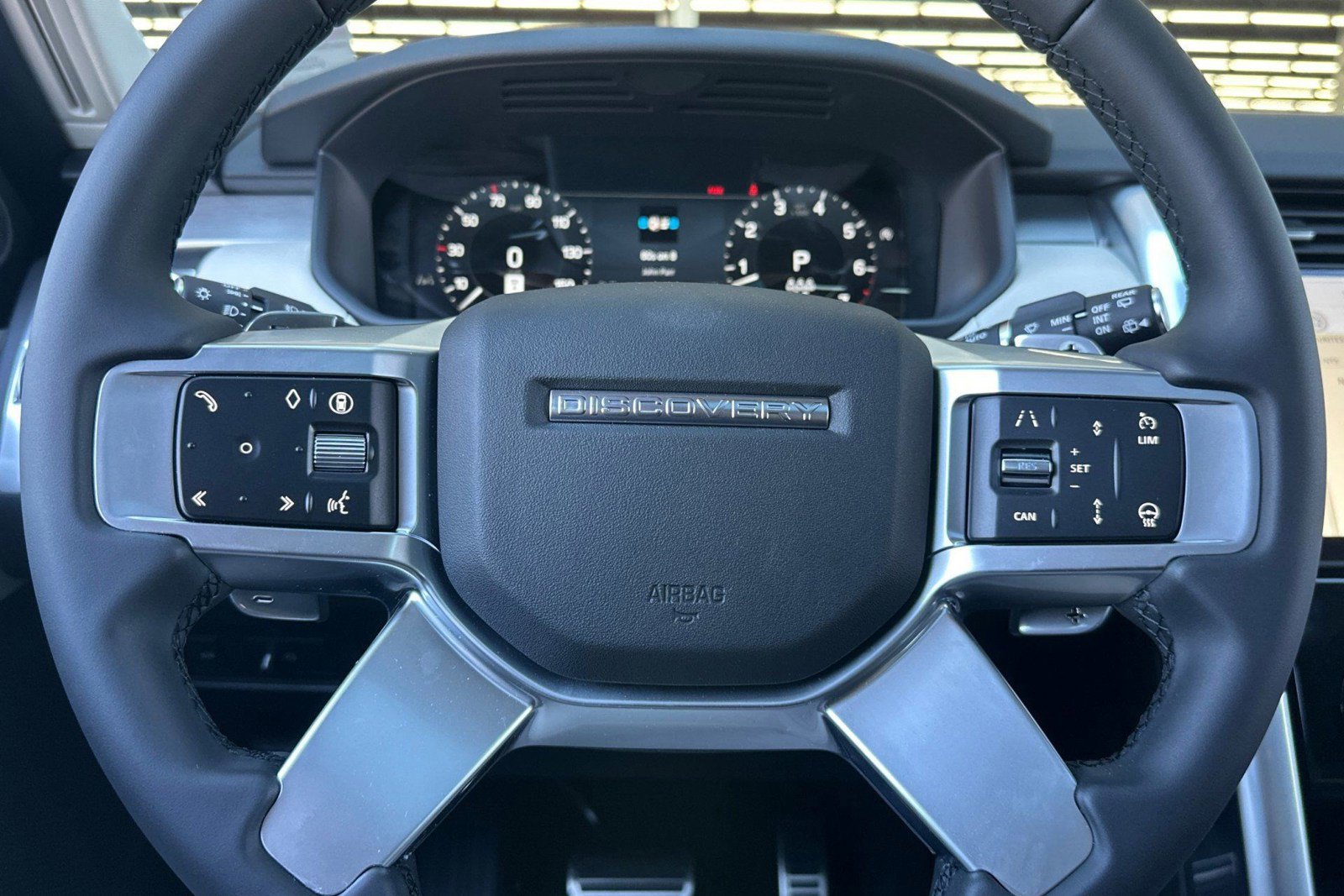 New 2026 Land Rover Discovery Limited Edition AWD/4WD image 16