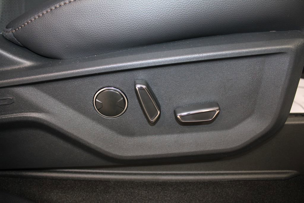 New 2025 Ford F150 Lariat w/ Equipment Group 502A High image 31