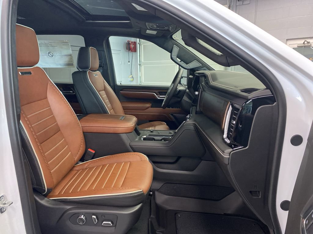 New 2025 GMC Sierra 3500 Denali Ultimate image 17