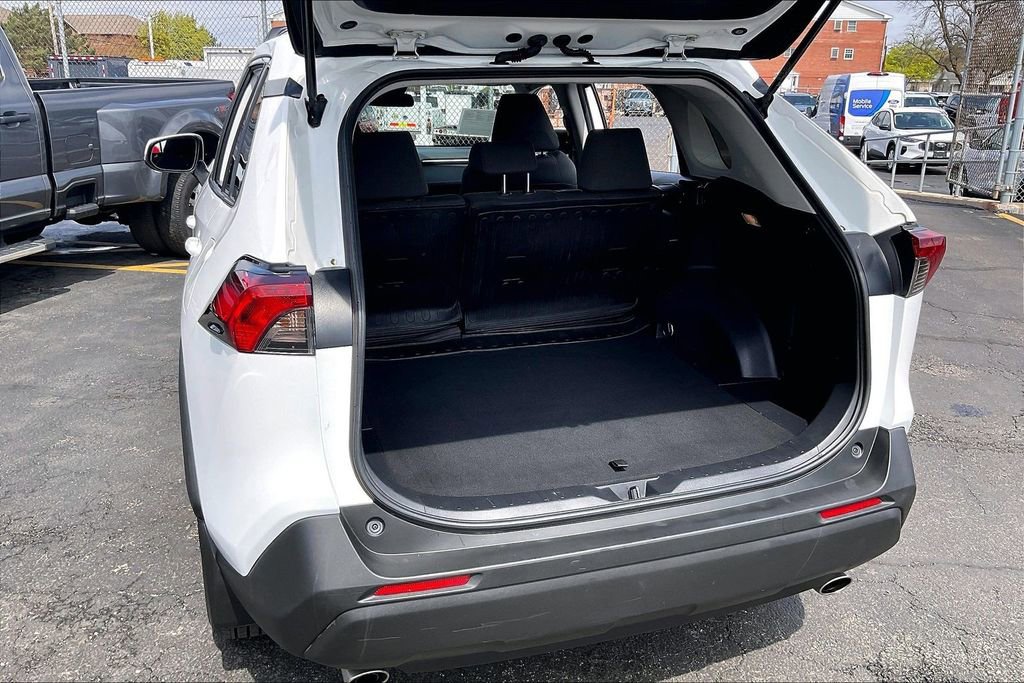Used 2021 Toyota RAV4 XLE w/ Carpet Mat Package (TMS) AWD/4WD image 26