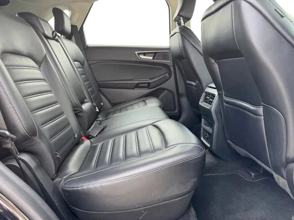 Used 2024 Ford Edge SEL AWD/4WD image 16