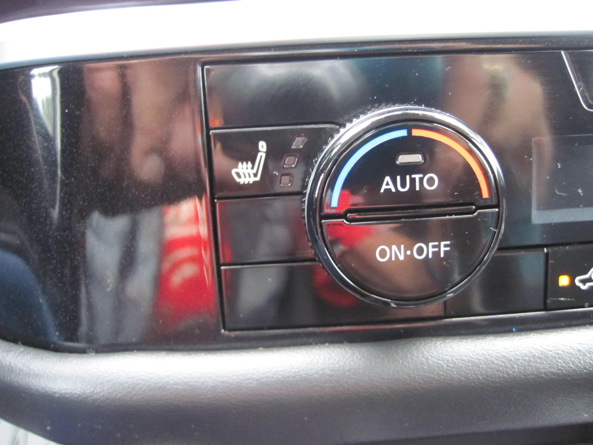 Used 2025 Nissan Pathfinder SV AWD/4WD image 24