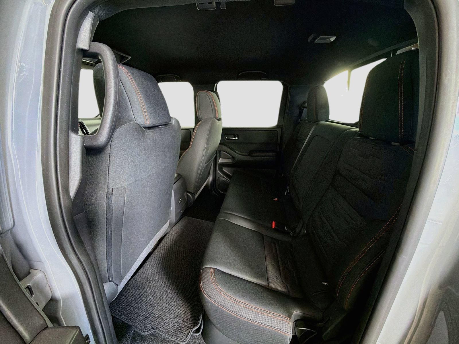 Used 2025 Nissan Frontier Pro-X RWD image 26