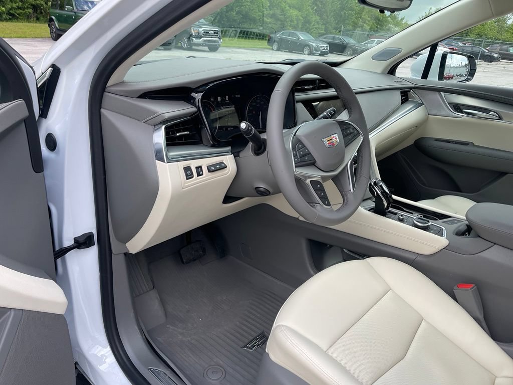 Used 2026 Cadillac XT5 Premium Luxury w/ LPO, Floor Liner Package AWD/4WD image 13