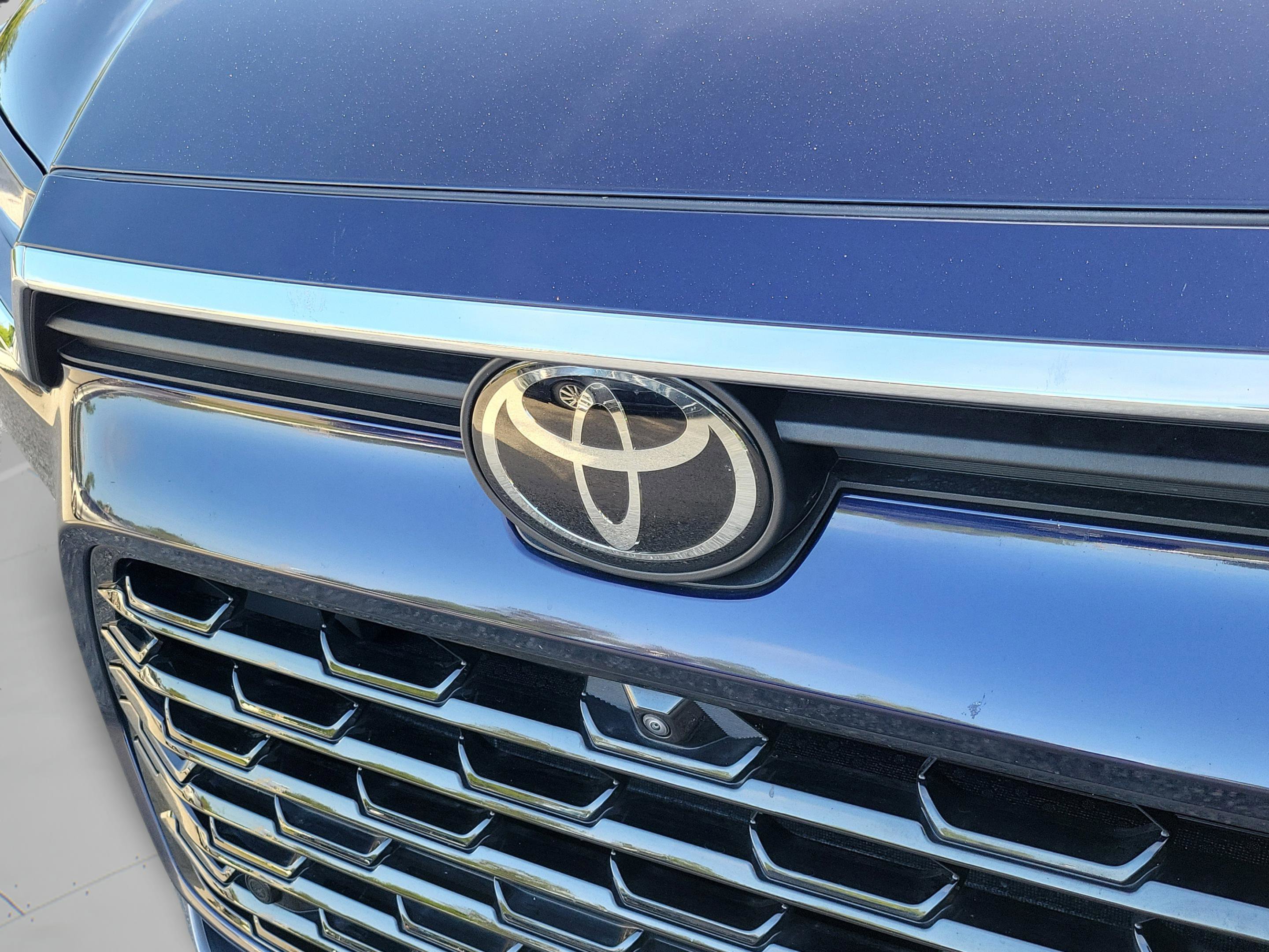 Used 2024 Toyota Grand Highlander AWD Hybrid image 9